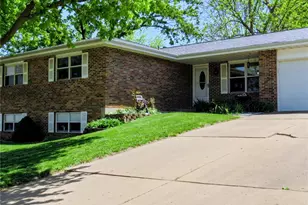 1604 Tamarack Dr, Saint Charles, MO 63301 - Photo 2