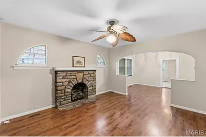 2413 Leslie Avenue, Overland, MO 63114 - Photo 6
