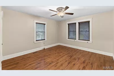 2413 Leslie Avenue, Overland, MO 63114 - Photo 12