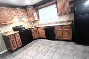 5891 Sir Edward Ln, Florissant, MO 63033 - Photo 8