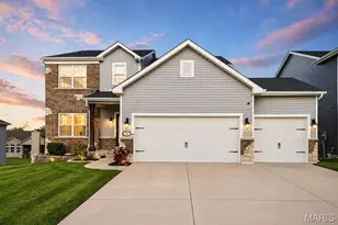 318 Regents Park Ave, Wentzville, MO 63385 - Photo 1