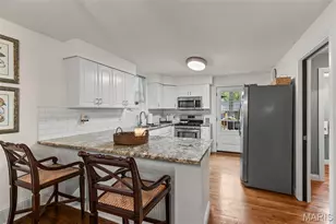 996 N Woodlawn Ave, Kirkwood, MO 63122 - Photo 12