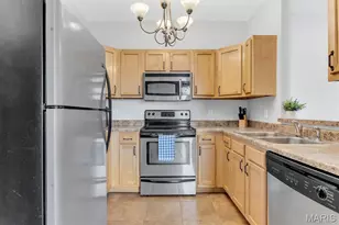 1236 Gardens Circle Dr, Saint Louis, MO 63125 - Photo 8