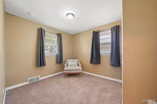 7827 Clymer Dr, Saint Louis, MO 63123 - Photo 12