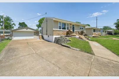 7827 Clymer Drive, Saint Louis, MO 63123 - Photo 2