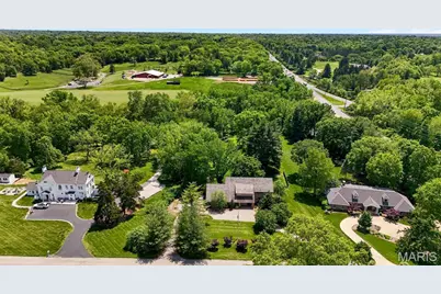 11 Denny Lane, Huntleigh, MO 63131 - Photo 4