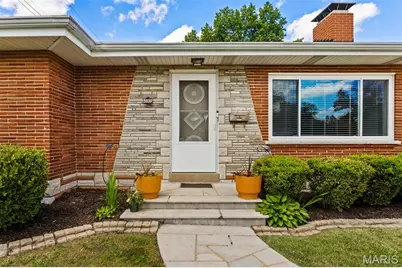 5939 Hilgard Place, Saint Louis, MO 63109 - Photo 4