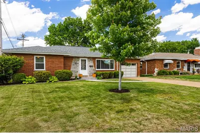 5939 Hilgard Place, Saint Louis, MO 63109 - Photo 2