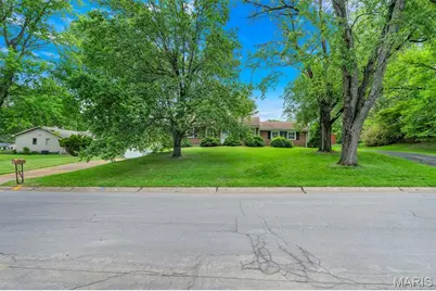 425 Bush Drive, Ballwin, MO 63021 - Photo 4