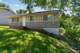 262 Coburg Dr, Saint Louis, MO 63137 - Photo 2