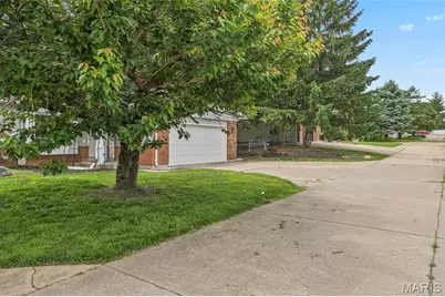 2411 Muegge Road, Saint Charles, MO 63303 - Photo 4