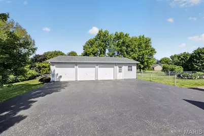 3909 Shackelford Road, Florissant, MO 63034 - Photo 6