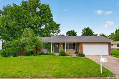 4 Glenview Drive, Saint Charles, MO 63304 - Photo 1