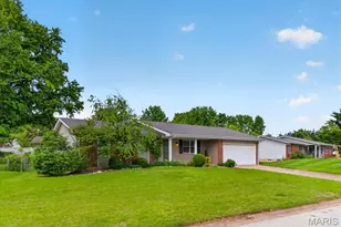 4 Glenview Dr, Saint Charles, MO 63304 - Photo 2