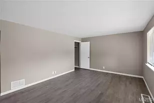 10251 Dacey Ct, Saint Louis, MO 63136 - Photo 14