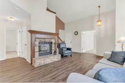 836 Du Pre Court, Saint Peters, MO 63376 - Photo 2