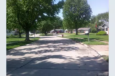 1972 Shoreham Drive, Florissant, MO 63033 - Photo 38