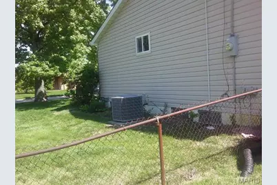 1972 Shoreham Drive, Florissant, MO 63033 - Photo 10