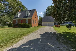 1005 Westgate Dr, Farmington, MO 63640 - Photo 2