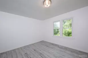 2528 Creve Coeur Dr, Rock Hill, MO 63144 - Photo 20