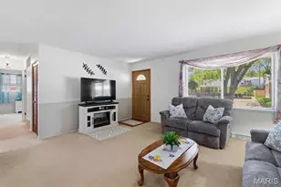 9540 Hale Dr, Affton, MO 63123 - Photo 6
