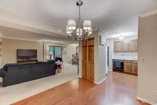5593 Baronridge Dr, Saint Louis, MO 63129 - Photo 8