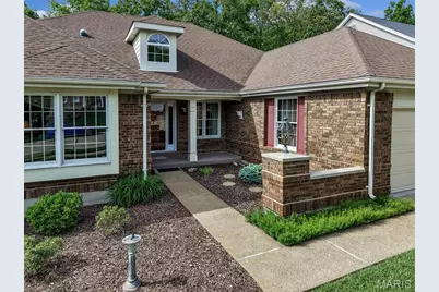 2359 Fairoyal Drive, Saint Louis, MO 63131 - Photo 2