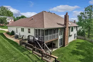 2359 Fairoyal Dr, Saint Louis, MO 63131 - Photo 6