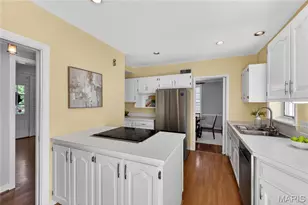 8514 Colonial Ln, Ladue, MO 63124 - Photo 10