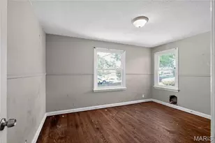 1924 Alert Dr, Saint Louis, MO 63114 - Photo 10