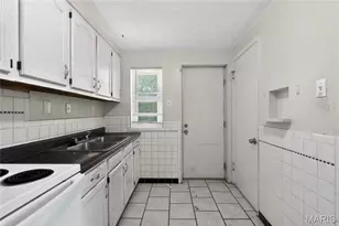 1924 Alert Dr, Saint Louis, MO 63114 - Photo 14