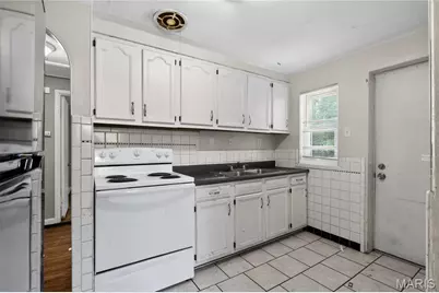 1924 Alert Drive, Saint Louis, MO 63114 - Photo 16