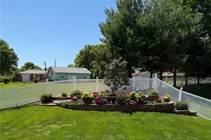 4576 Kerth Forest Dr, Mehlville, MO 63128 - Photo 4
