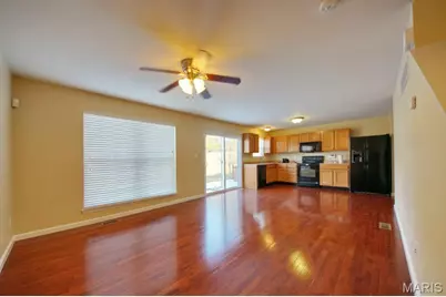 208 Waterside Crossing Ct, Saint Peters, MO 63376 - Photo 2