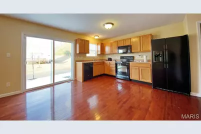 208 Waterside Crossing Ct, Saint Peters, MO 63376 - Photo 4