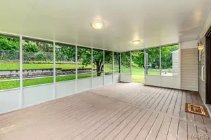 4477 Roadside Ln, Saint Louis, MO 63128 - Photo 14