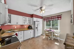1262 Coral Bells Ct, Saint Louis, MO 63146 - Photo 8