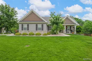 704 Wyndgate Estates Dr, Des Peres, MO 63131 - Photo 1