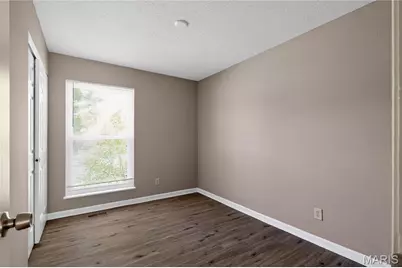 12109 La Padera Lane, Saint Louis, MO 63033 - Photo 14