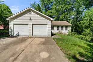 101 Gail Dr, Saint Peters, MO 63376 - Photo 2