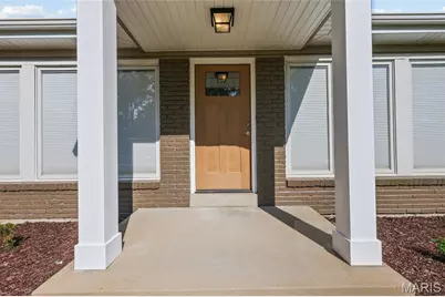 762 Ambois Drive, Creve Coeur, MO 63141 - Photo 4