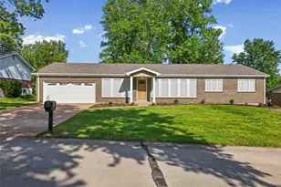 762 Ambois Dr, Creve Coeur, MO 63141 - Photo 1