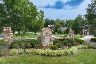 1 The Prado, Ladue, MO 63124 - Photo 2