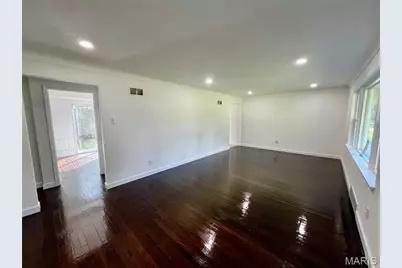 83 Grand Circle Drive, Maryland Heights, MO 63043 - Photo 2