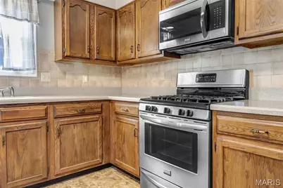 11775 Clarksdale Drive, Maryland Heights, MO 63043 - Photo 10