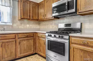 11775 Clarksdale Dr, Maryland Heights, MO 63043 - Photo 10