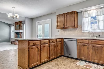 11775 Clarksdale Drive, Maryland Heights, MO 63043 - Photo 8