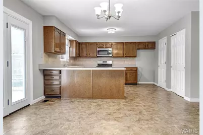 11775 Clarksdale Drive, Maryland Heights, MO 63043 - Photo 12