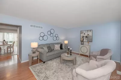 1324 Summergate Parkway, Saint Charles, MO 63303 - Photo 2
