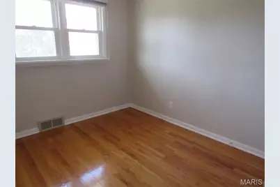 1090 Lindsay Lane, Florissant, MO 63031 - Photo 8